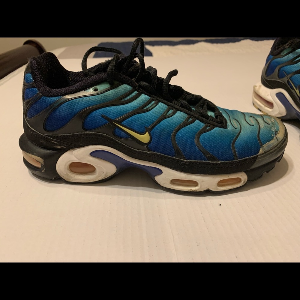 Men dark blue and black TN